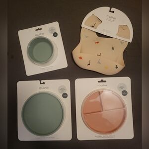 MUSHIE Silicone Suction Plate, Bowl, And Bib